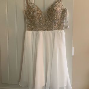 Brand new JO VANI formal dress size Double zero.